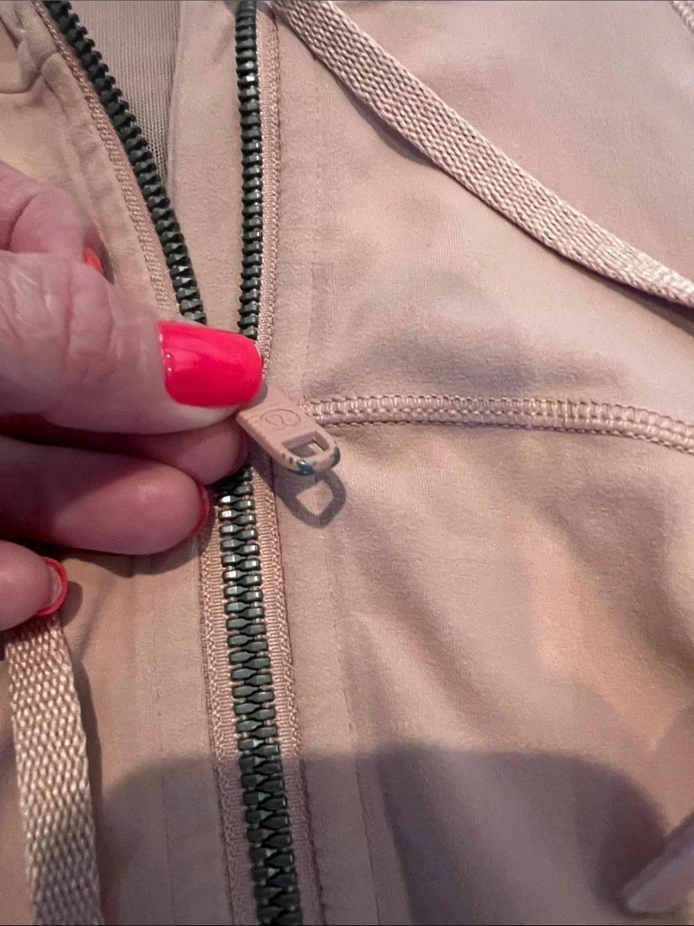 Lululemon Define Nulu Mauve Zip-Up Hooded Jacket  Size 6